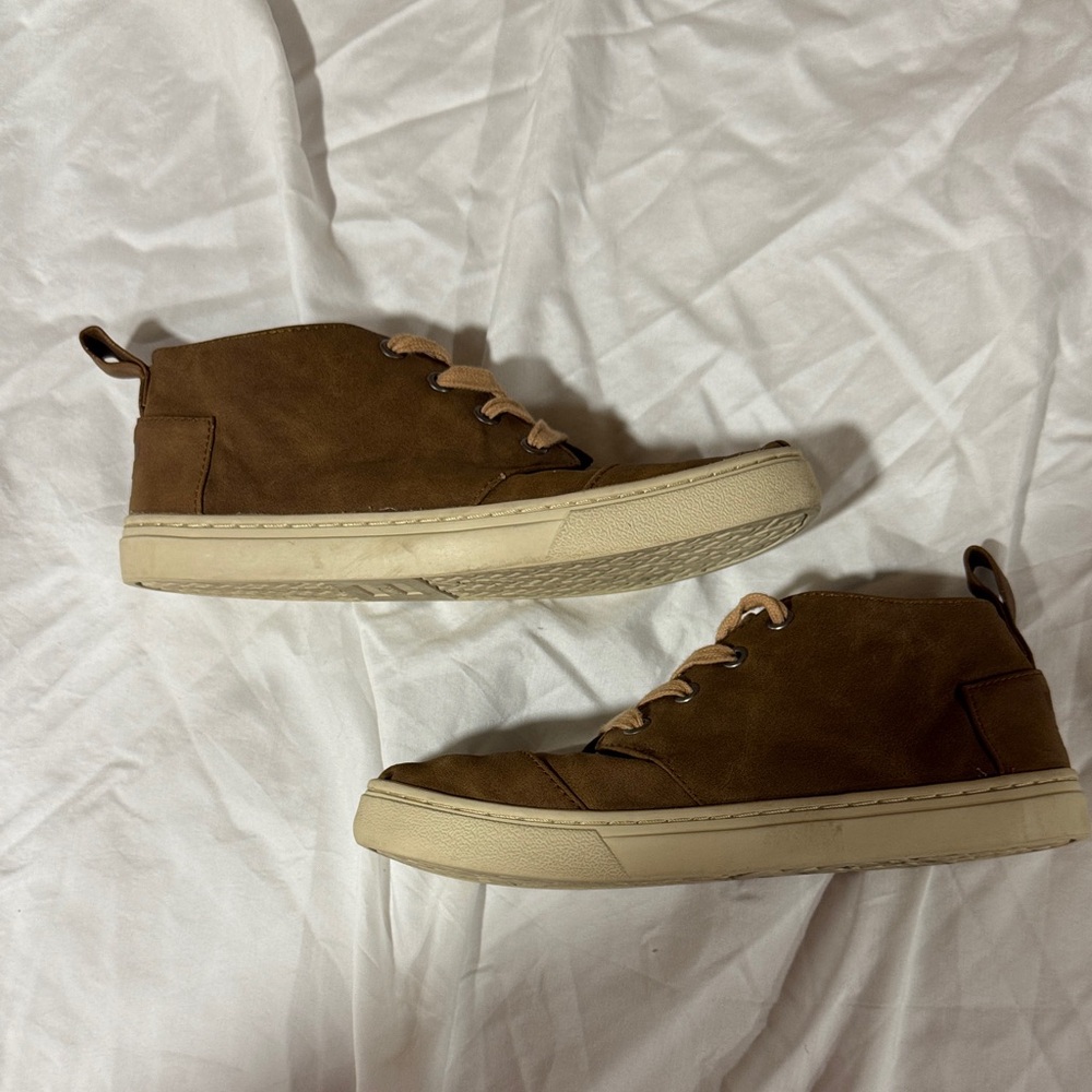 Brown Suede Boy’s Toms shoes